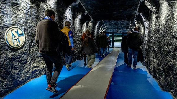 Spielertunnel in der VELTINS-Arena