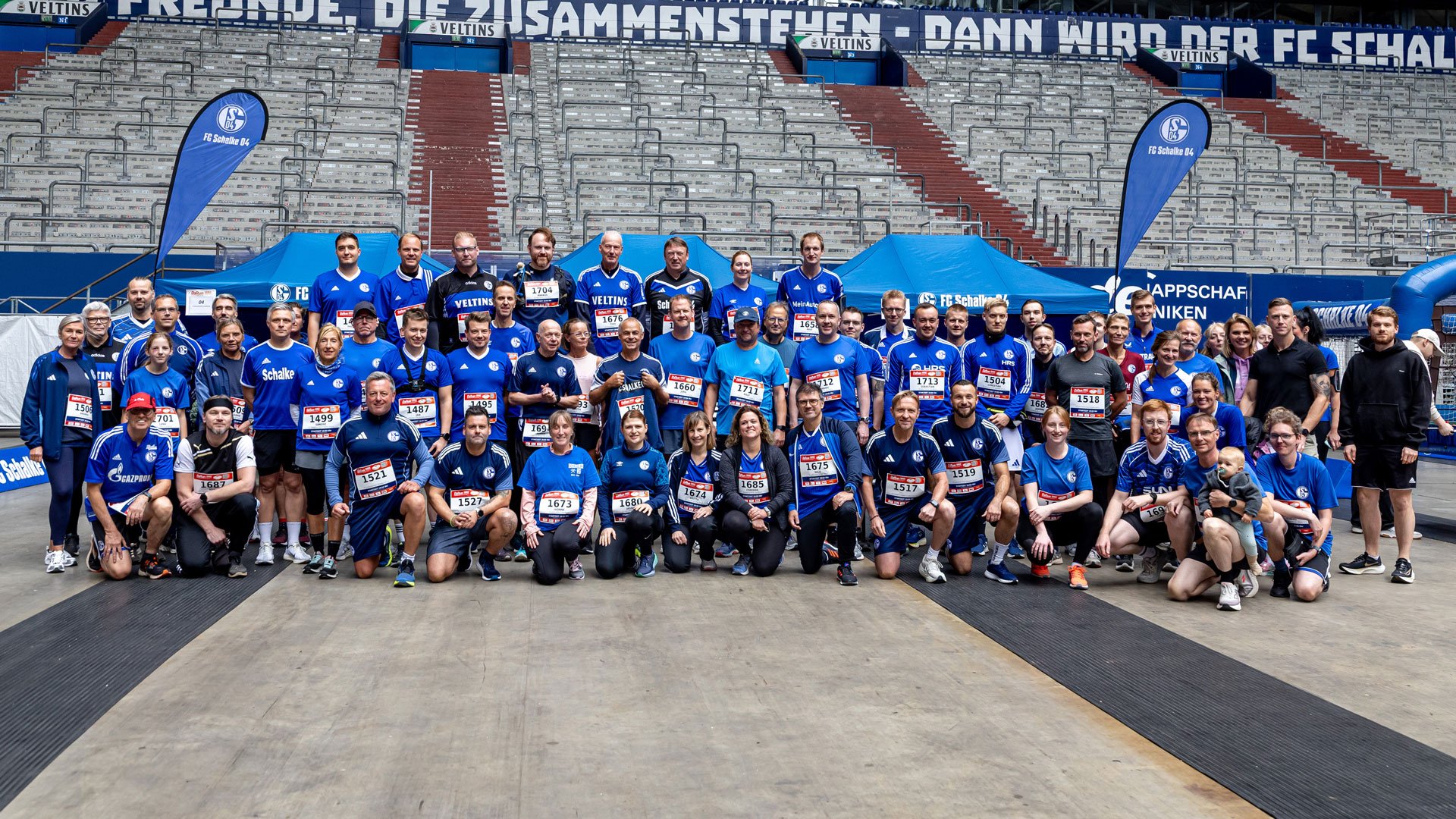 S04-Team beim B2Run 2025 in der VELTINS-Arena