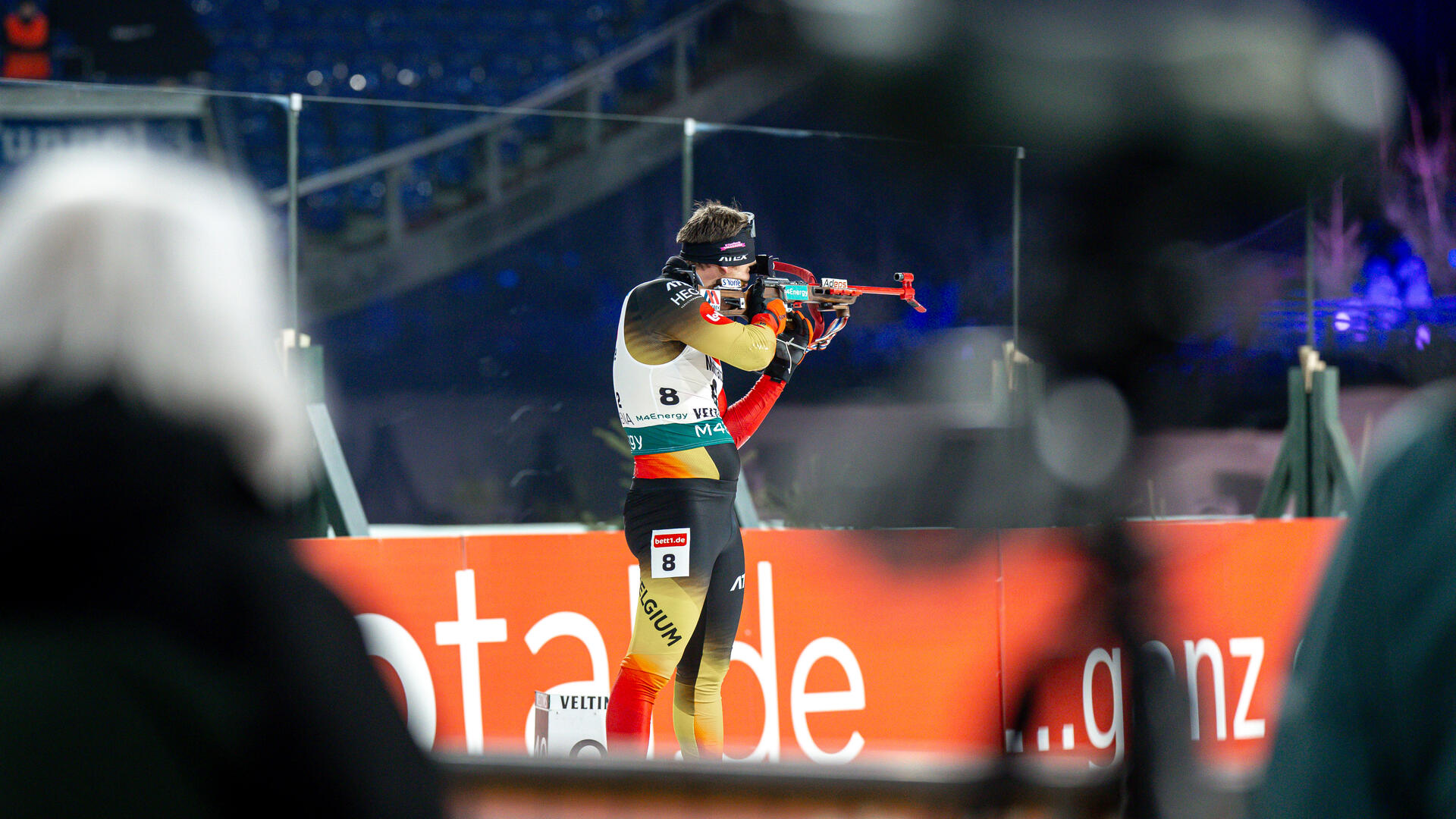 Biathlet am Schießstand auf Schalke